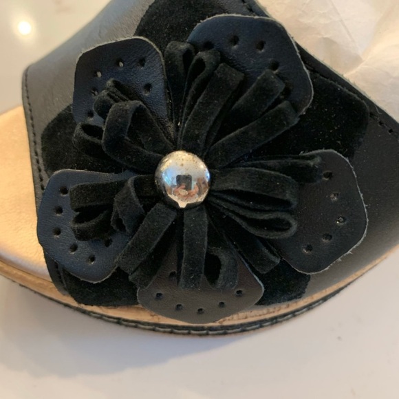 Azura Leather Slide Flower Wedge - Picture 3 of 5
